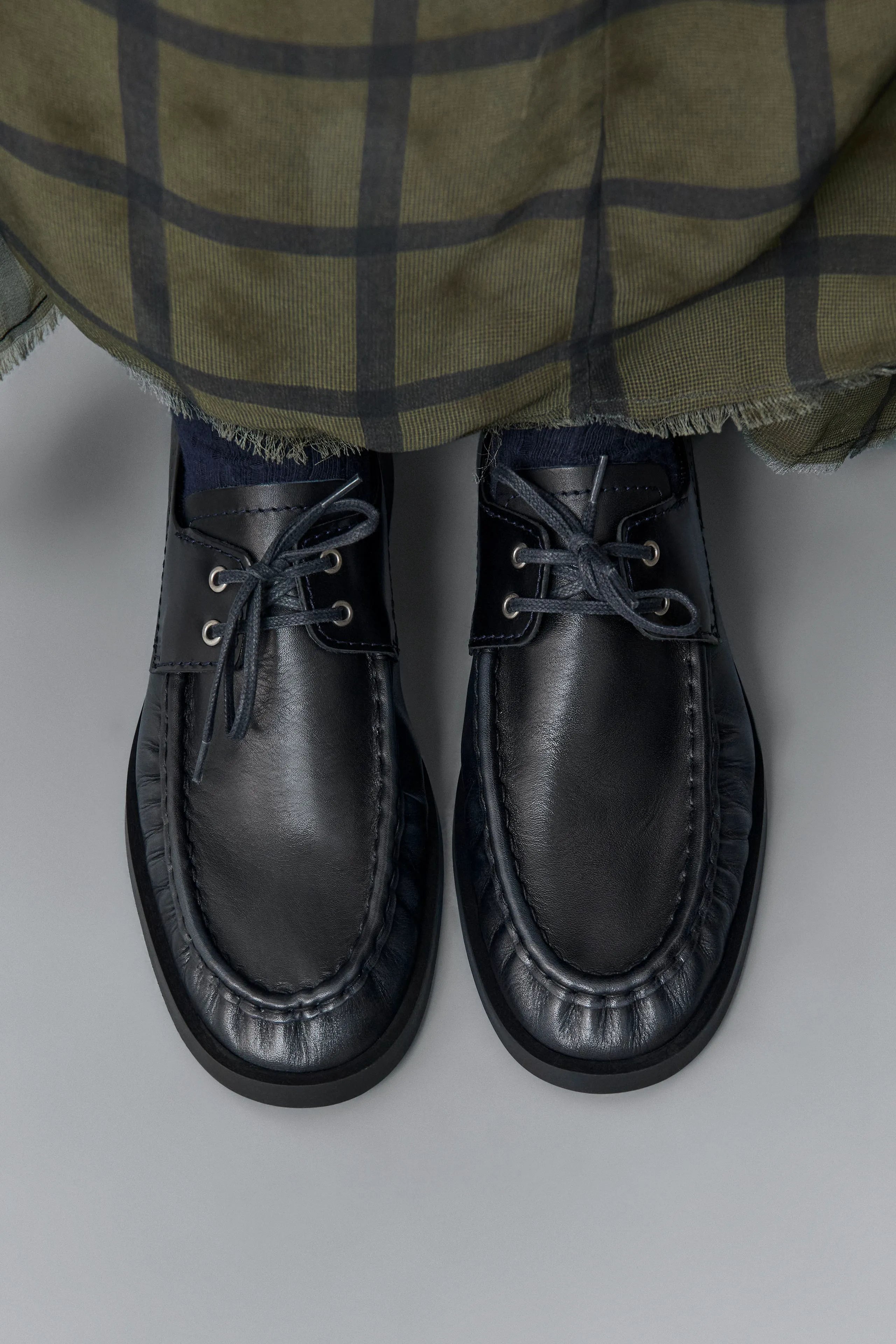 Edelira Navy Black Bicolor Derby Loafers | Miista | Designed & Handmade in Europe