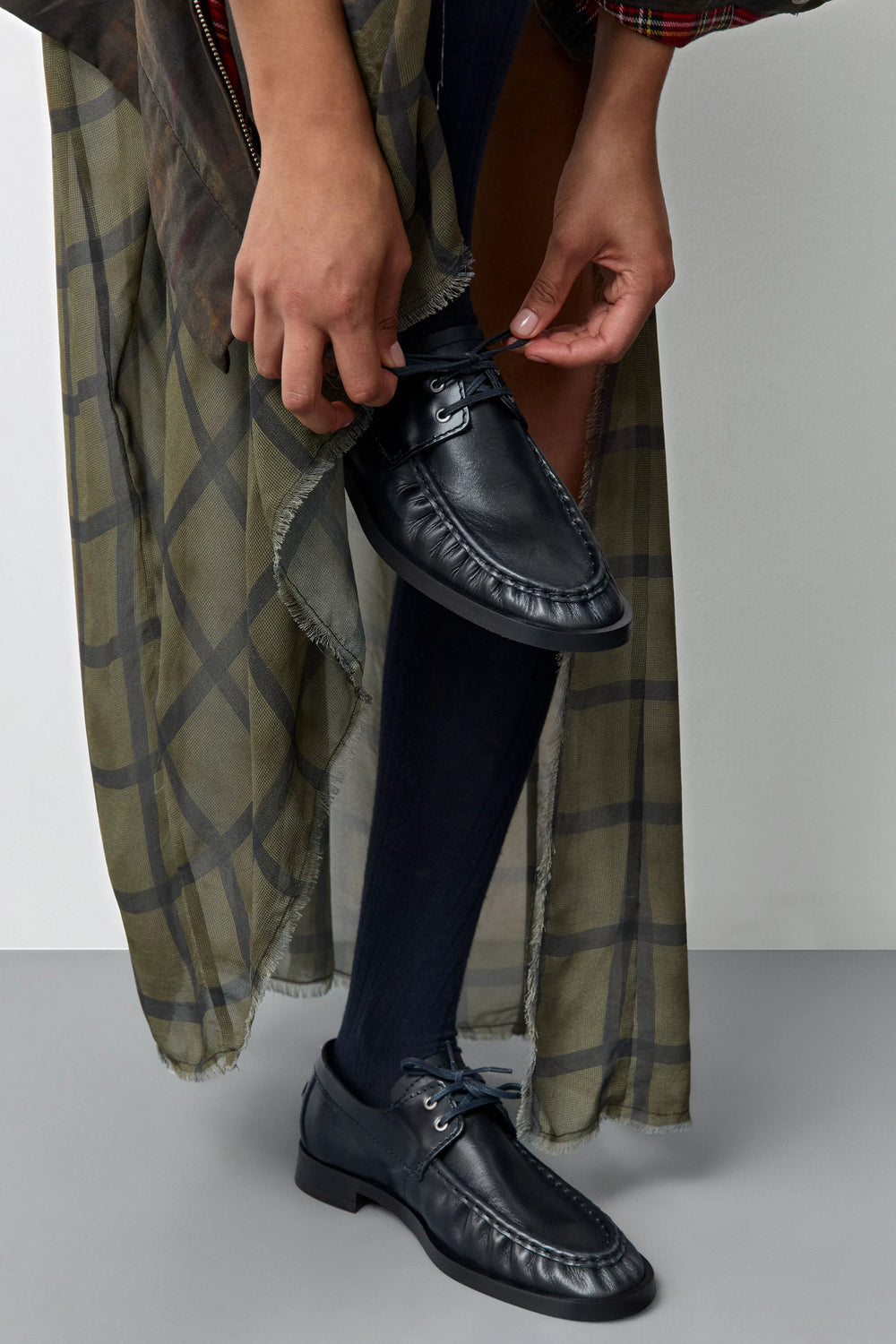 Edelira Navy Black Bicolor Derby Loafers | Miista | Designed & Handmade in Europe